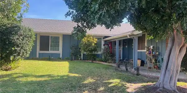 2410 N Justin