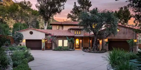 2217 Crescent Drive