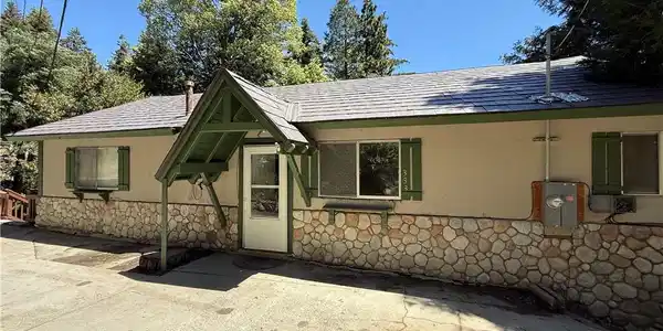 333 La Casita Dr
