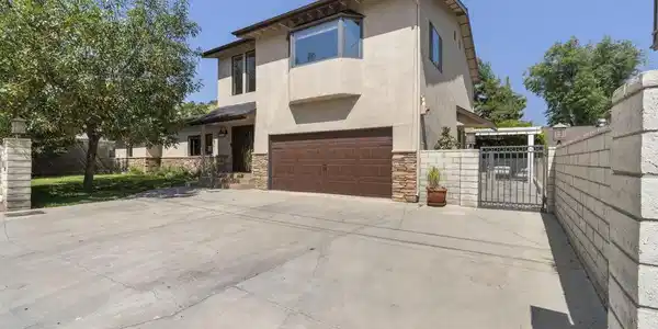 9144 Del Arroyo Drive