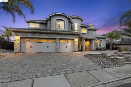 4 Majestic Oak Ct