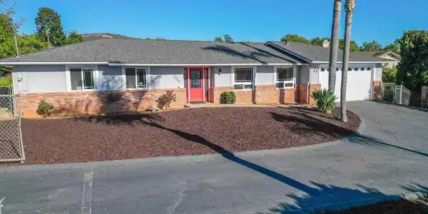 2047 Vista Grande Place