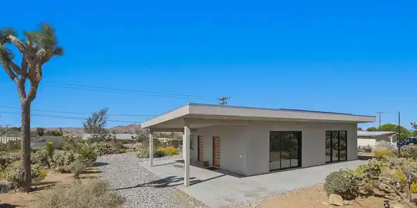 60194 La Mirada Trail