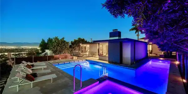 3851 Beverly Ridge