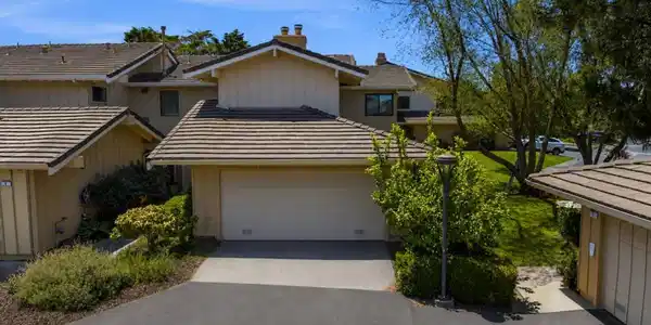 8 Calypso Lane
