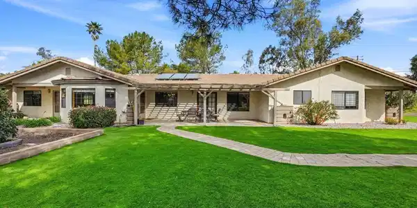 15976 Eagle View Ln