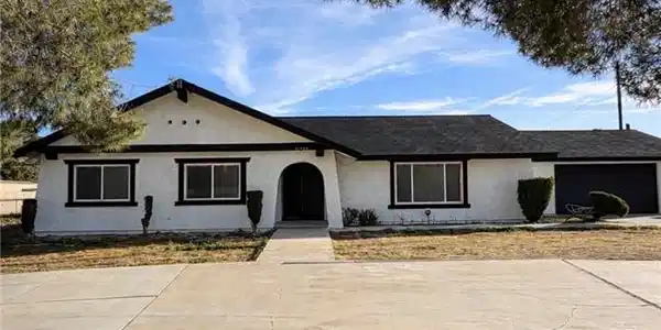 20585 Yucca Loma