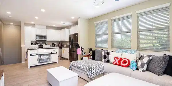 3410 E Santa Clara Paseo