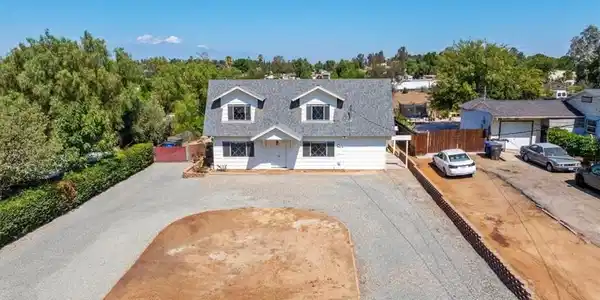 10555 Robinson