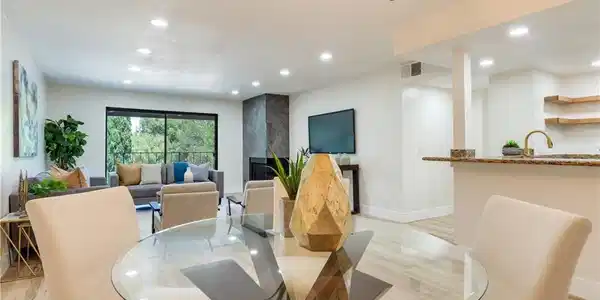 254 E Fern