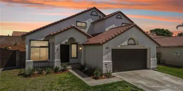 2864 W Buena Vista