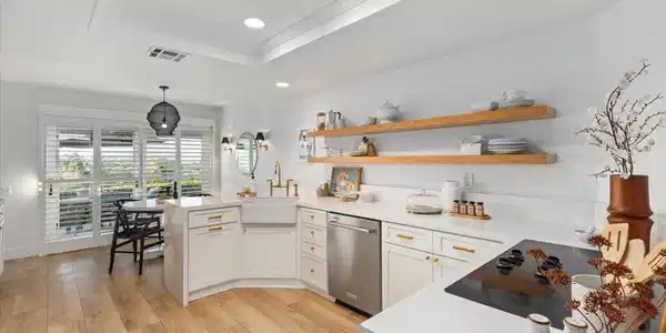 1262 Rue Saint Martin