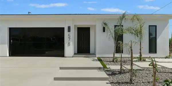 578 W AVENIDA CERCA
