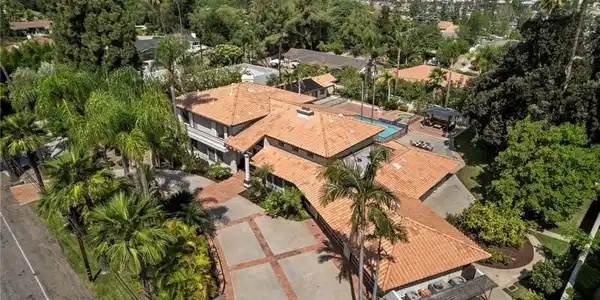 417 W Las Palmas Drive
