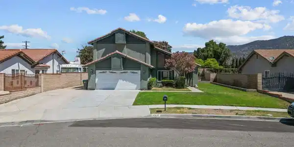 6435 Hazel Circle