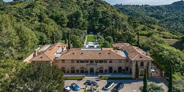 77 Beverly Park Lane