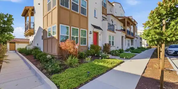 585 Los Castanos Drive