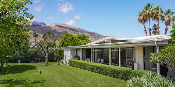 1511 E Twin Palms Drive