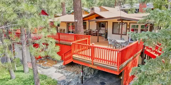 1513 Twin Lakes