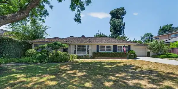 17 Cabrillo Road