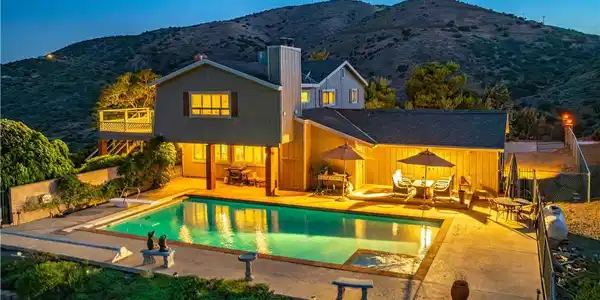 35870 Tierra Subida Avenue