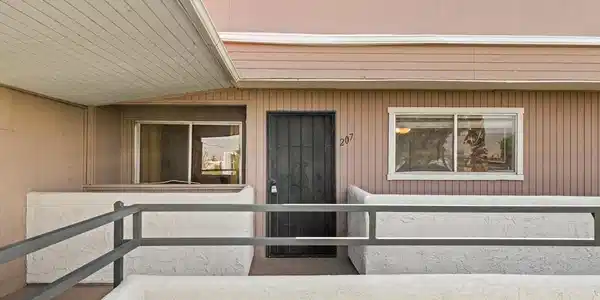 420 N Villa