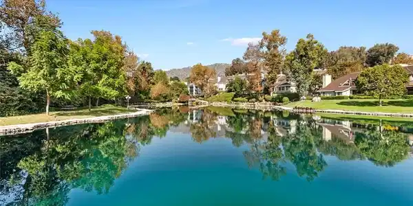 1111 Lakeview Terrace