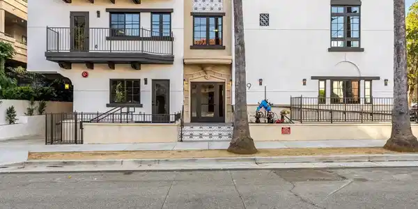 139 S Oak Knoll Avenue