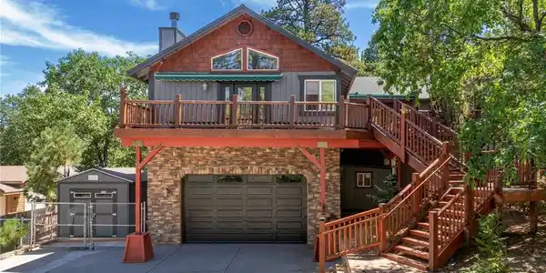 1363 La Crescenta Drive