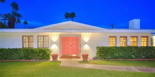 1261 Linda Vista
