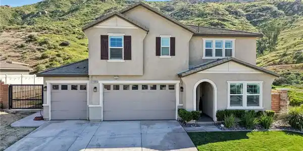 20995 Mountain Gate