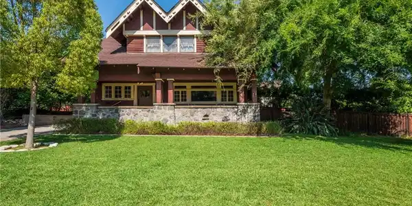 208 Highland Place