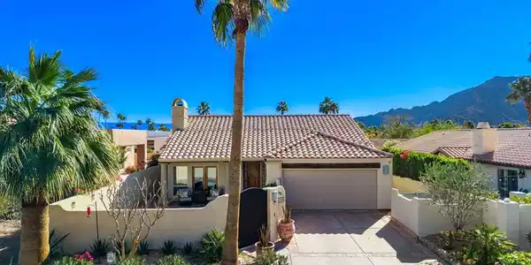 51460 Avenida Juarez