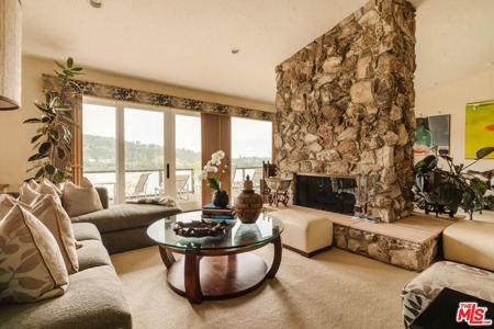2208 Westridge Road