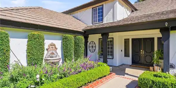 7131 E Cambria