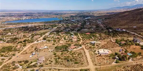 1 Vac/Cor Avenue S14/Camares Drive