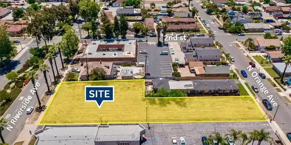 210 N Riverside