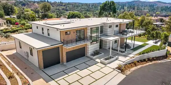 7653 Corto Road