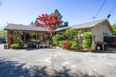 23059 Evergreen Lane