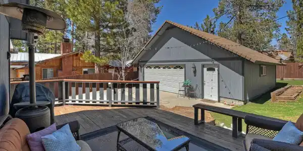 40138 Hillcrest Drive