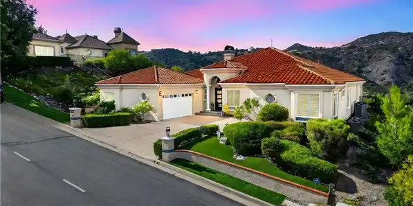 37939 Sky High Drive