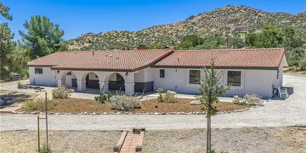 11820 Darling Rd.