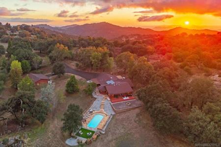 3280 Black Oak Lane