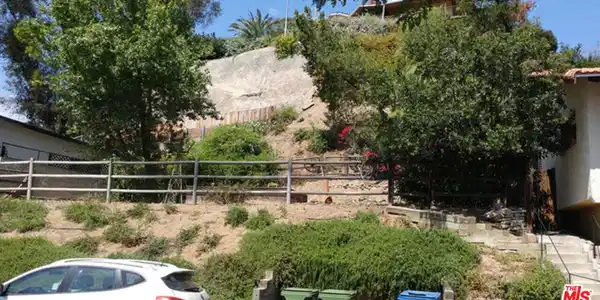 3334 N Knoll Drive