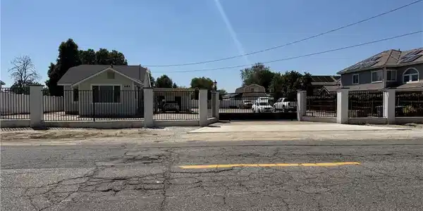 681 N Soboba