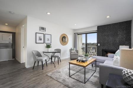 2909 Cowley