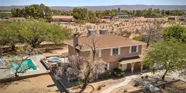 604 N Rebel Road