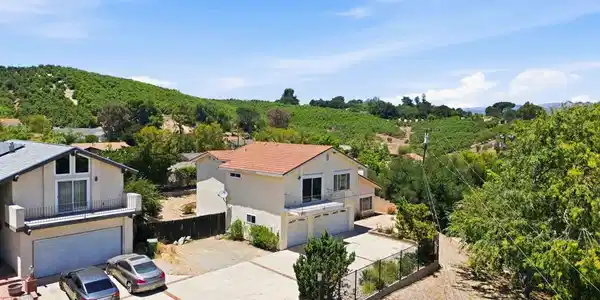 15 W Bonita Drive