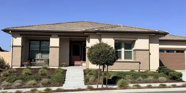 39749 Larkspur