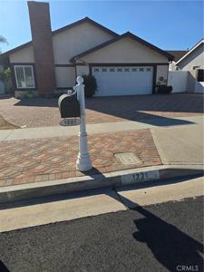 1221 N Foxton